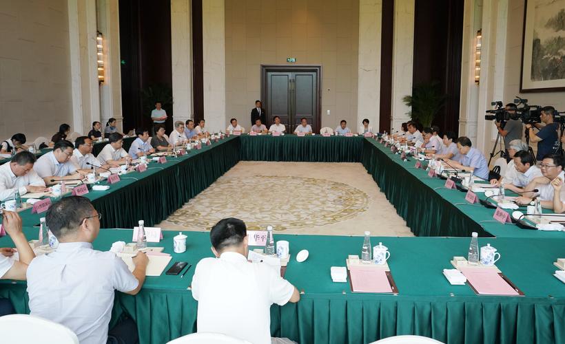海南省三亚市委原常委、秘书长黄兴武被“双开”